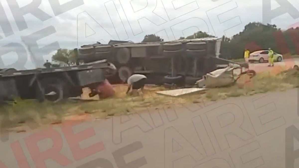 El tránsito permanece interrumpido y trabaja personal de Gendarmería Nacional Argentina