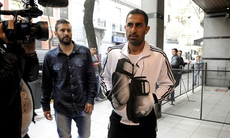 Tras su salida como manager de la entidad de Avellaneda, el ex futbolista reveló detalles del caldeado clima interno por el que pasó en Independiente. Tras su salida como manager de la entidad de Avellaneda, el ex futbolista reveló detalles del caldeado clima interno por el que pasó en Independiente.