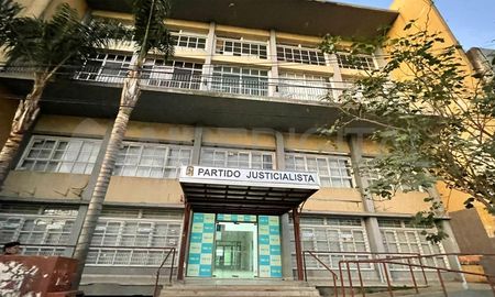La asamblea ciudadana fue convocada frente a la sede del Partido Justicialista de la ciudad de Santa Fe. La asamblea ciudadana fue convocada frente a la sede del Partido Justicialista de la ciudad de Santa Fe.
