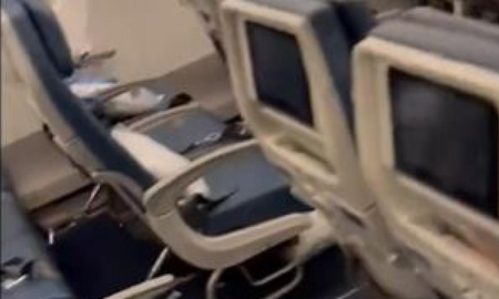 El vídeo de la diarrea explosiva de un pasajero por la que se suspendió un vuelo por riesgo biológico El vídeo de la diarrea explosiva de un pasajero por la que se suspendió un vuelo por riesgo biológico