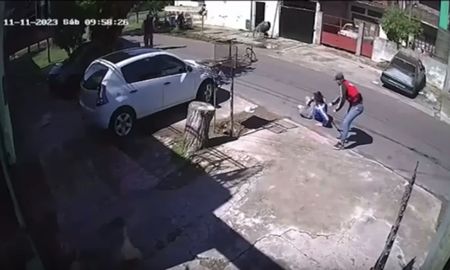 El brutal crimen que estremece a Lomas de Zamora: seis fierrazos en menos de un minuto El brutal crimen que estremece a Lomas de Zamora: seis fierrazos en menos de un minuto