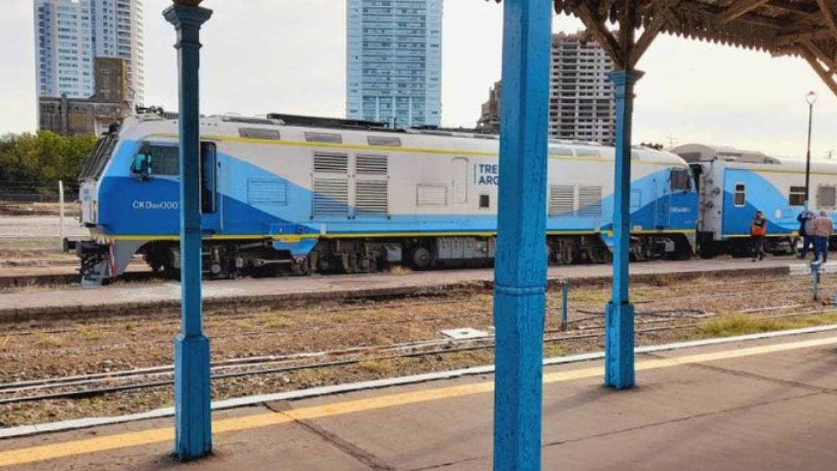 El presidente encabezará la puesta en marcha del tren que une las ciudades de Rosario y Cañada de Gómez.