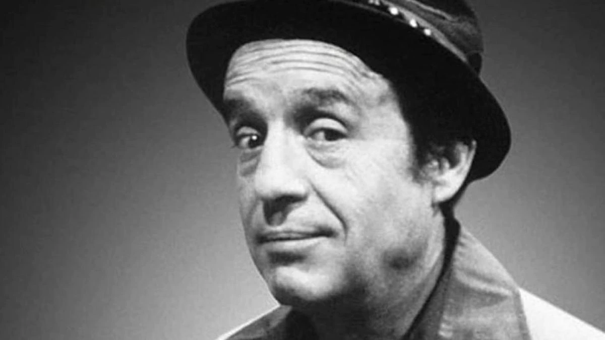 Carlos Ballarta&nbsp;encendi&oacute; las&nbsp;redes sociales, cuando en el canal de&nbsp;Youtube&nbsp;Versi&oacute;n Extendida declar&oacute; que lo peor que le pudo pasar a la comedia en M&eacute;xico fue&nbsp;Chespirito.