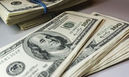 En el cierre del martes el dólar superó los $100. En el cierre del martes el dólar superó los $100.