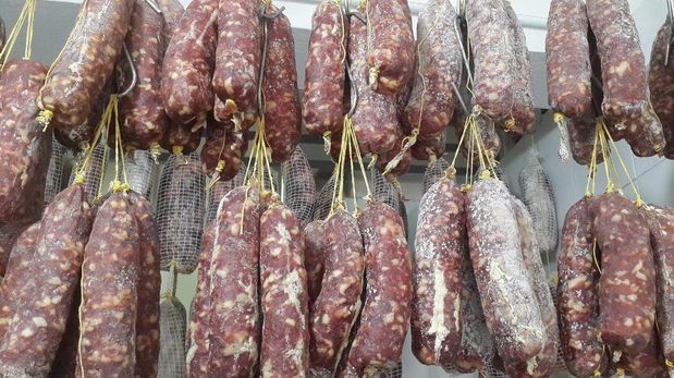 La Agencia Santafesina de Seguridad Alimentaria intensifica los controles y medidas preventivas tras la detección de dos brotes de triquinosis vinculados al consumo de chacinados elaborados sin controles sanitarios.&nbsp;