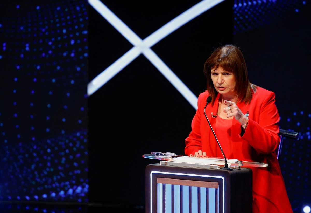Patricia Bullrich propuso utilizar a las Fuerzas Armadas para operaciones de seguridad interior. Patricia Bullrich propuso utilizar a las Fuerzas Armadas para operaciones de seguridad interior.