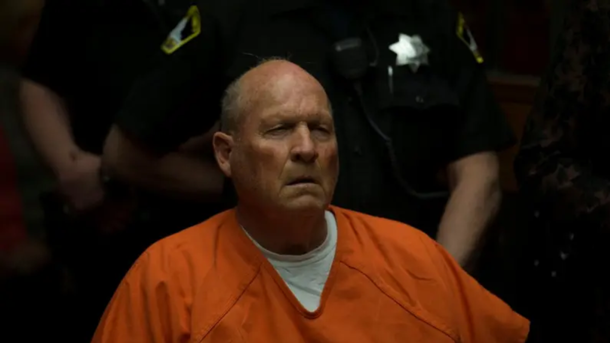 Las autoridades indicaron que Joseph James DeAngelo, de 72 años, fue identificado mediante el uso del ADN como el "Asesino de Golden State". Las autoridades indicaron que Joseph James DeAngelo, de 72 años, fue identificado mediante el uso del ADN como el "Asesino de Golden State".