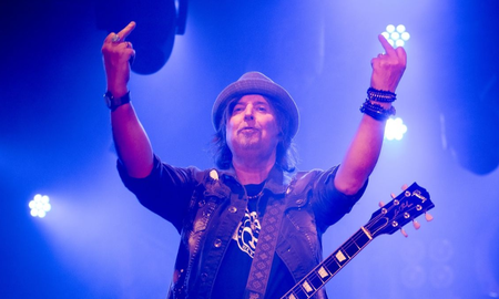 Phil Campbell grabó más de 15 álbumes de estudio junto a Motörhead y se convirtió en el ladero fiel de Lemmy. Phil Campbell grabó más de 15 álbumes de estudio junto a Motörhead y se convirtió en el ladero fiel de Lemmy.