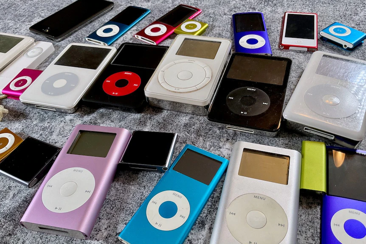 Desde 2001, muchas versiones y generaciones del iPod existieron en el mercado