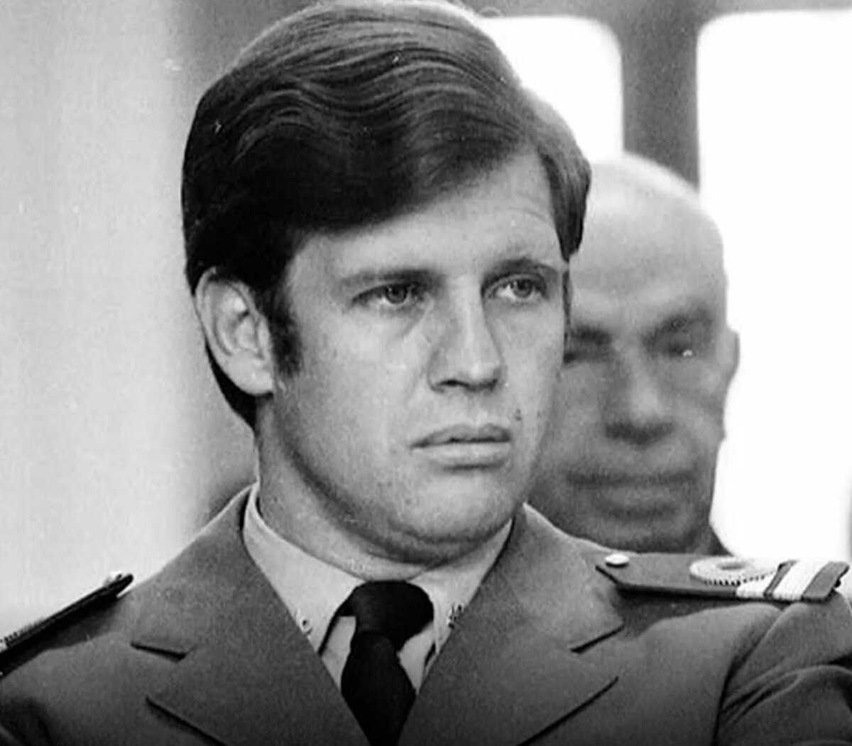 Alfredo Ignacio Astiz es un ex militar argentino perteneciente a la Armada y uno de los represores más famosos del terrorismo de Estado ejecutado por la última dictadura cívico-militar argentina. Está preso en cadena perpetua por delitos de lesa humanidad. Alfredo Ignacio Astiz es un ex militar argentino perteneciente a la Armada y uno de los represores más famosos del terrorismo de Estado ejecutado por la última dictadura cívico-militar argentina. Está preso en cadena perpetua por delitos de lesa humanidad.