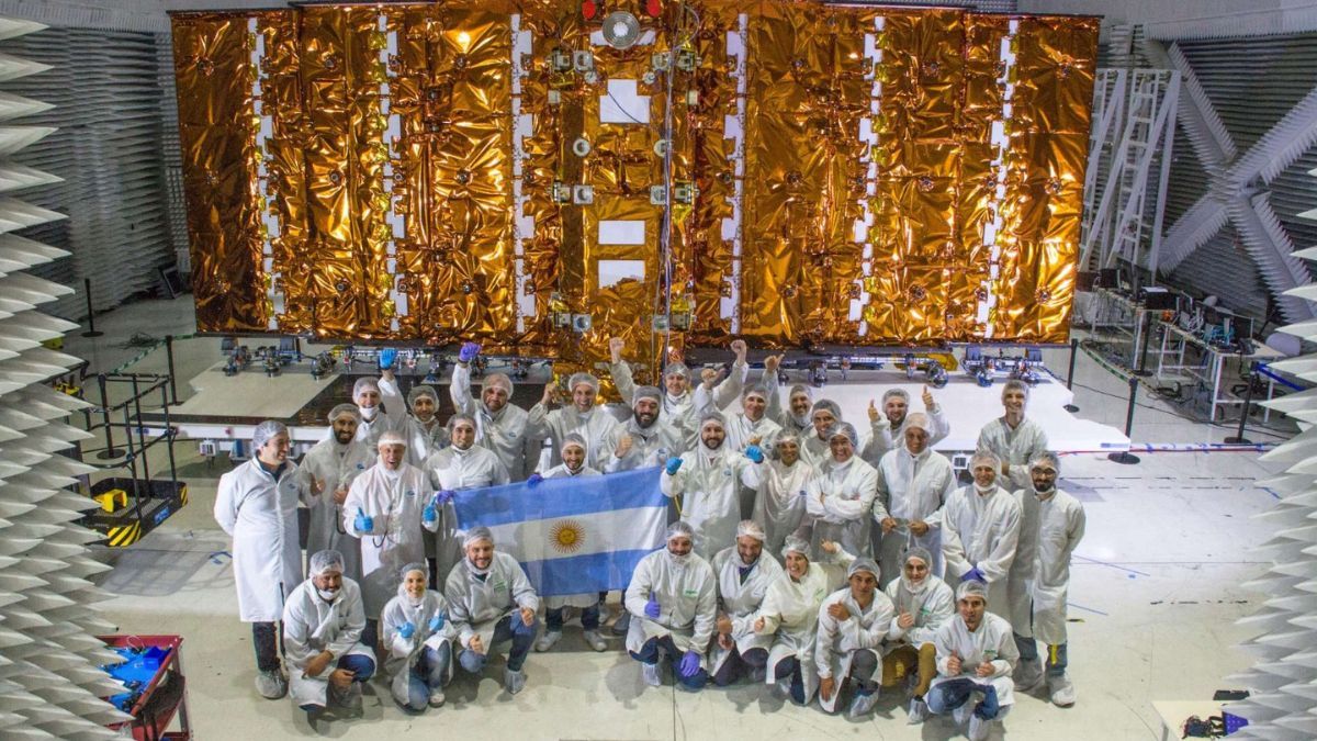 Grupo de ingenieros argentinos en la Comisión Nacional de Actividades Espaciales, más conocida como CONAE. Grupo de ingenieros argentinos en la Comisión Nacional de Actividades Espaciales, más conocida como CONAE.