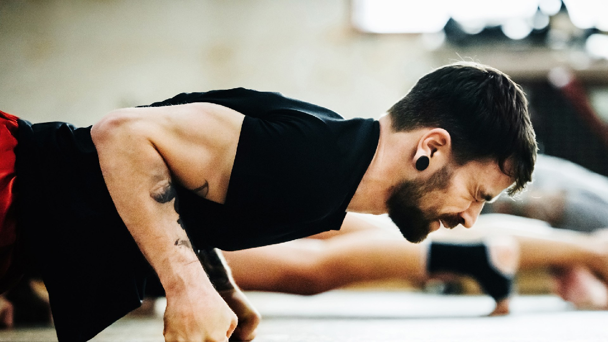 El ejercicio físico en la infancia aumenta los niveles de leptina, que ayuda a controlar el peso corporal. 