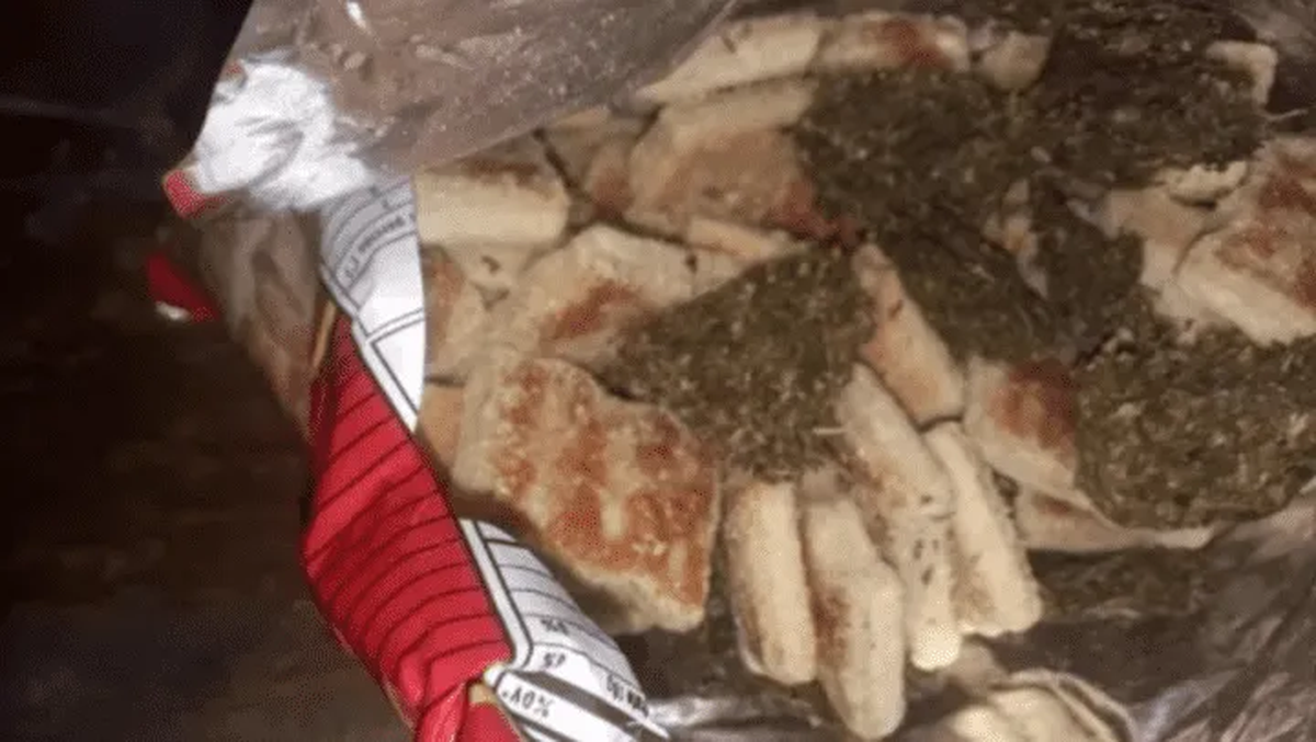 Su madre fue a visitarlo a la cárcel de San Nicolás y le llevó marihuana.