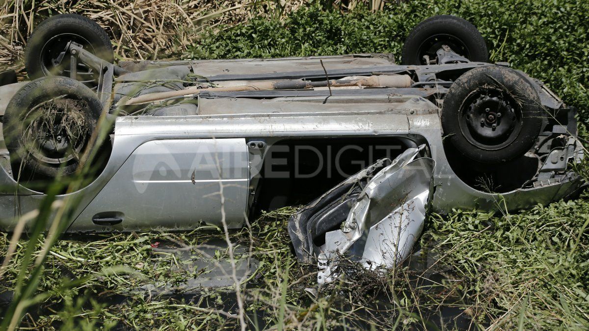 Accidentes en racha: en menos de una hora tres autos volcaron en Santa Fe este sábado