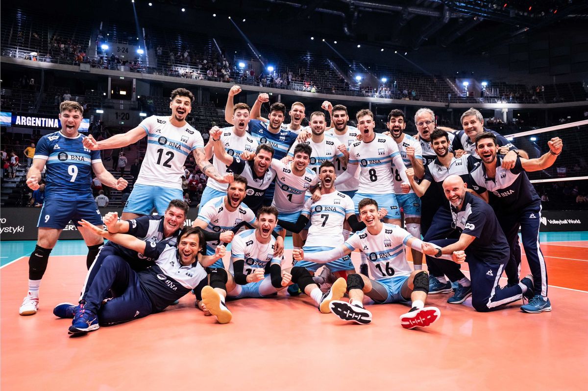 La selección argentina se juega el pase a las semifinales del Mundial de Voley en el clásico sudamericano ante Brasil.