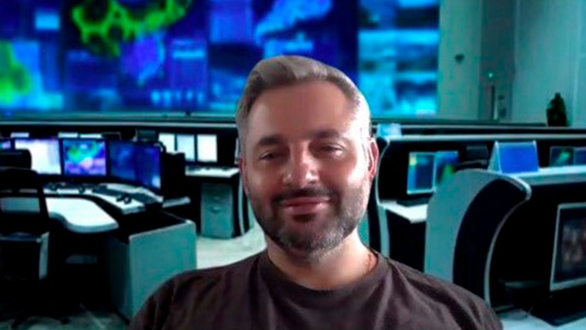 Emiliano Piscitelli es conferencista internacional especialista en OSINT, Ingeniería Social y concientización.