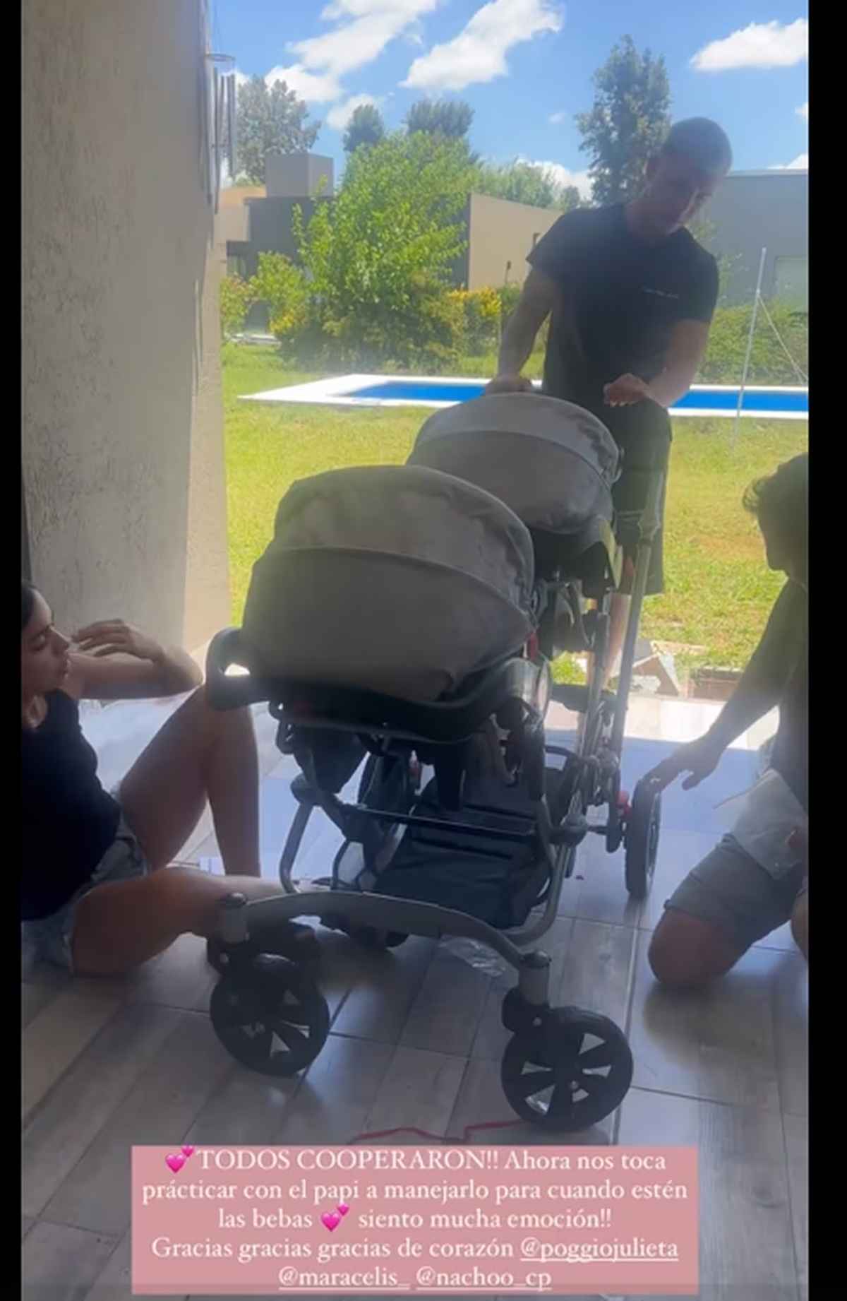 Nacho Castañares y Julieta Poggio le hicieron un costoso regalo a las gemelas de Daniela Celis y Thiago Medina. Nacho Castañares y Julieta Poggio le hicieron un costoso regalo a las gemelas de Daniela Celis y Thiago Medina.