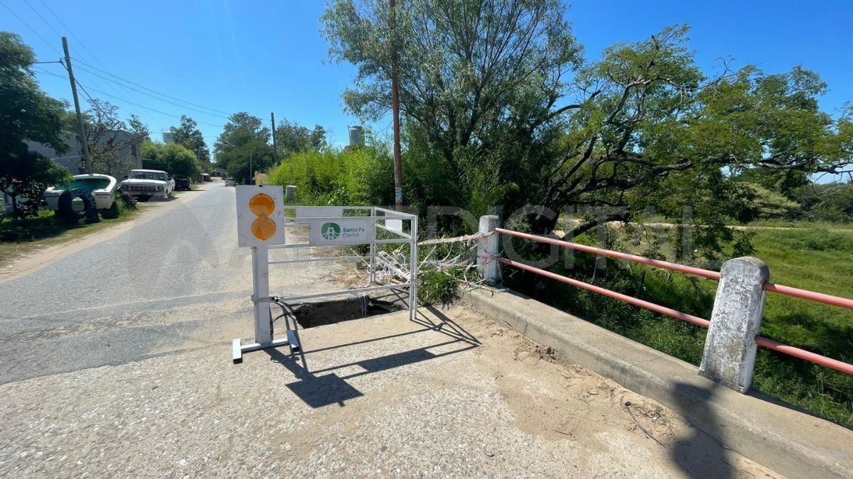 Las tareas en el socavón de Colastiné Sur comenzaron este jueves y se extenderán hasta la semana que viene.