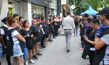 Rosario hizo fila del hambre en respuesta al pedido de Sandra Pettovello Rosario hizo fila del hambre en respuesta al pedido de Sandra Pettovello