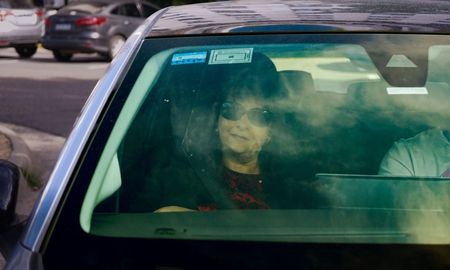 Gabriela Molina de Cancio, en los alrededores de Comodoro Py este lunes tras declarar en la causa que investiga la adquisición de los departamentos de Manuel Adorni. Gabriela Molina de Cancio, en los alrededores de Comodoro Py este lunes tras declarar en la causa que investiga la adquisición de los departamentos de Manuel Adorni.