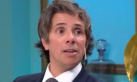 Robertito Funes Ugarte persiguió a la joven por toda la plaza para recuperar su herramienta de trabajo.
