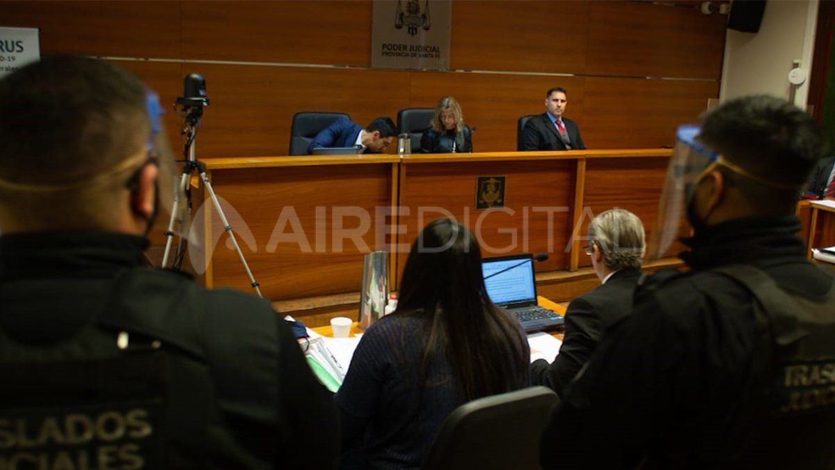 Compa&ntilde;eras de la v&iacute;ctima dejaron dejaron entrever que el crimen pudo haber sido a ra&iacute;z de que la docente activ&oacute; el protocolo por una alumna que hab&iacute;a sido abusada sexualmente.&nbsp;