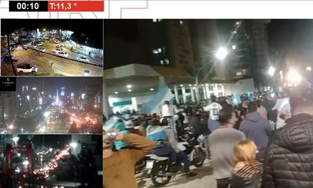 En Santa Fe, sin respetar las medidas de distanciamiento, se festejó la obtención de la Copa América por parte de la Selección Argentina. En Santa Fe, sin respetar las medidas de distanciamiento, se festejó la obtención de la Copa América por parte de la Selección Argentina.