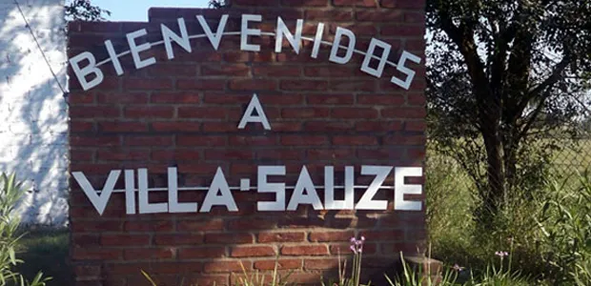 Villa Sauze es una localidad del Partido de Gral. Villegas, de la provincia de Buenos Aires. Villa Sauze es una localidad del Partido de Gral. Villegas, de la provincia de Buenos Aires.
