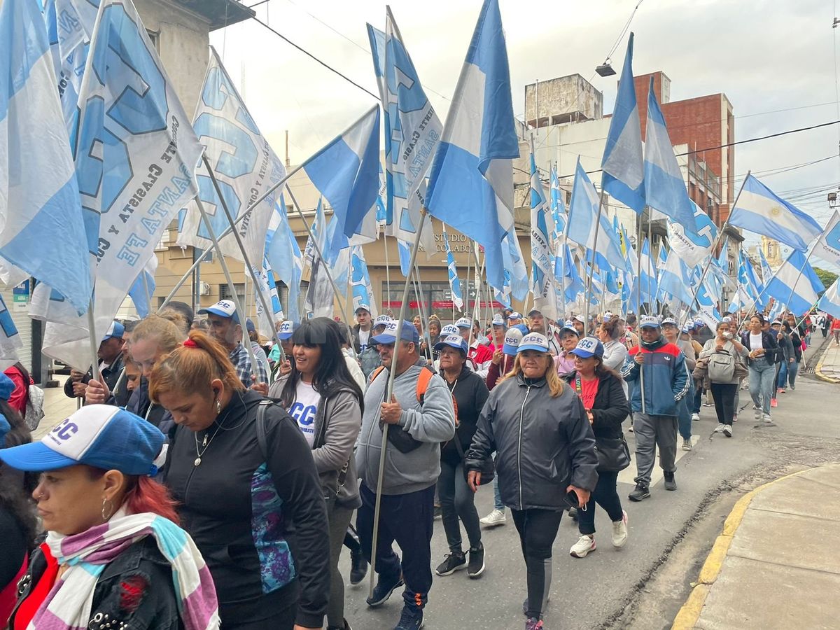 La marcha comenzó a las 17 por calle San Jerónimo. La marcha comenzó a las 17 por calle San Jerónimo.