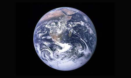Con el paso de los años, la Nasa y otras agencias espaciales del mundo, mejoraron su tecnología satelital para poder pronosticar el clima del planeta. Con el paso de los años, la Nasa y otras agencias espaciales del mundo, mejoraron su tecnología satelital para poder pronosticar el clima del planeta.