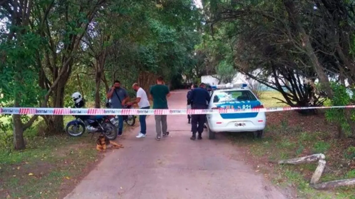 Una de las chicas que asisti&oacute; a la reuni&oacute;n sexual denunci&oacute; que, estando en la habitaci&oacute;n, le hab&iacute;an robado un celular Samsung J4