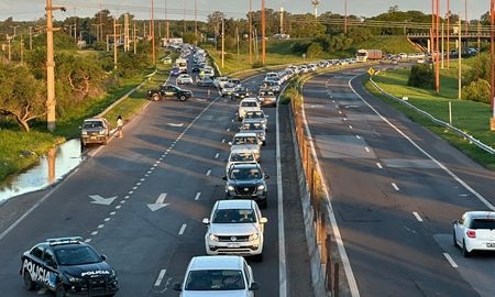 El accidente se produjo a la altura de La Guardia y hay demoras en la mano hacia Santa Fe. El accidente se produjo a la altura de La Guardia y hay demoras en la mano hacia Santa Fe.