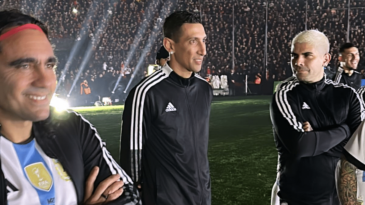 Ángel Di María está en Argentina disfrutando de sus vacaciones y se lo pudo ver este fin de semana en las despedidas de Maxi Rodríguez en Rosario y de Juan Román Riquelme en Buenos Aires