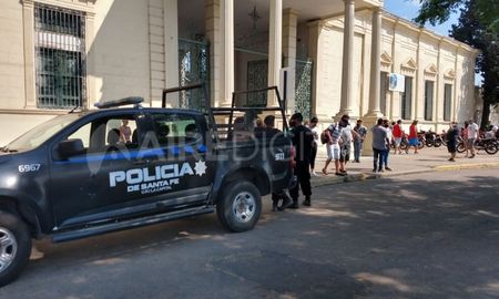 El Cementerio Municipal permanecerá abierto este domingo por el Día de la Madre de corrido hasta las 17.30. El Cementerio Municipal permanecerá abierto este domingo por el Día de la Madre de corrido hasta las 17.30.