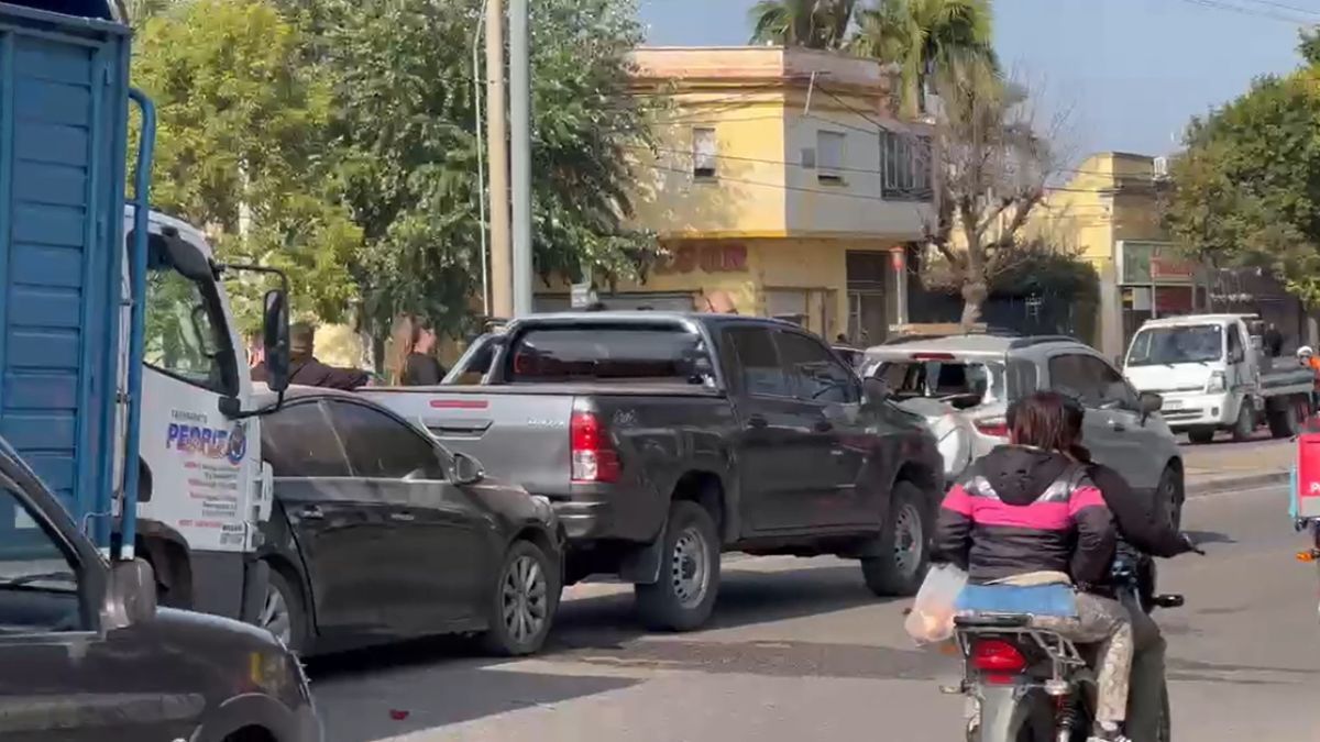 El siniestro ocurrió a la altura de calle Artigas, en el norte de la ciudad de Santa Fe. Una menor fue trasladada al hospital y hubo importantes demoras en el tránsito.