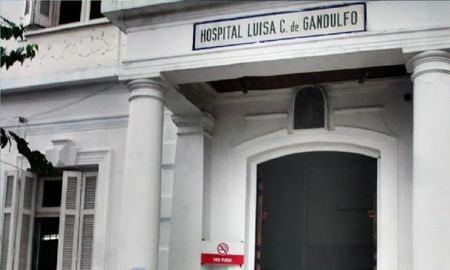 Su padre murió por covid, le dieron el cuerpo y lo enterraron pero descubrieron que era otra persona Su padre murió por covid, le dieron el cuerpo y lo enterraron pero descubrieron que era otra persona