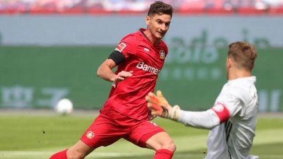 Lucas Alario marcó ante el Bayern Munich pero no pudo evitar la derrota del Bayer Leverkusen