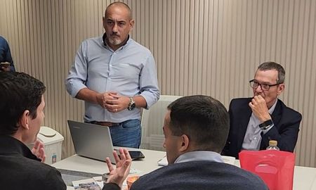 El encuentro se desarrolló en el Espacio Santa Fe, un ámbito concebido como plataforma para la expansión comercial. El encuentro se desarrolló en el Espacio Santa Fe, un ámbito concebido como plataforma para la expansión comercial.