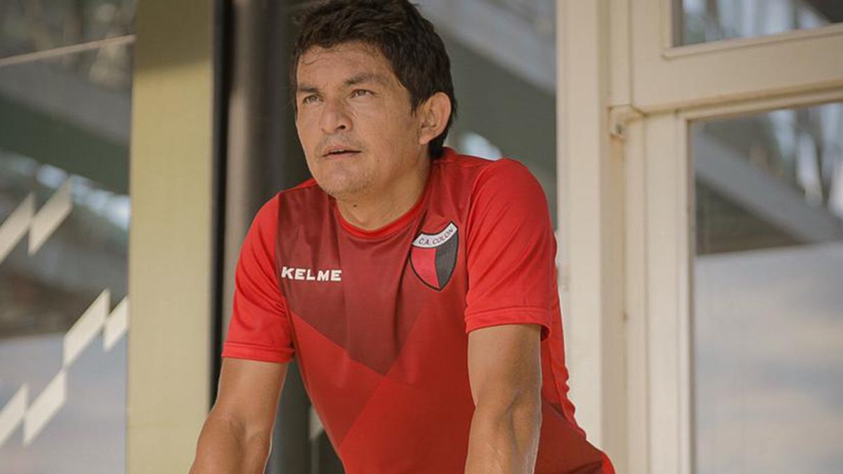 Luis Pulga Rodríguez se reincoporó al plantel de Colón y se reunirá con José Vignatti para definir su continuidad en el club.