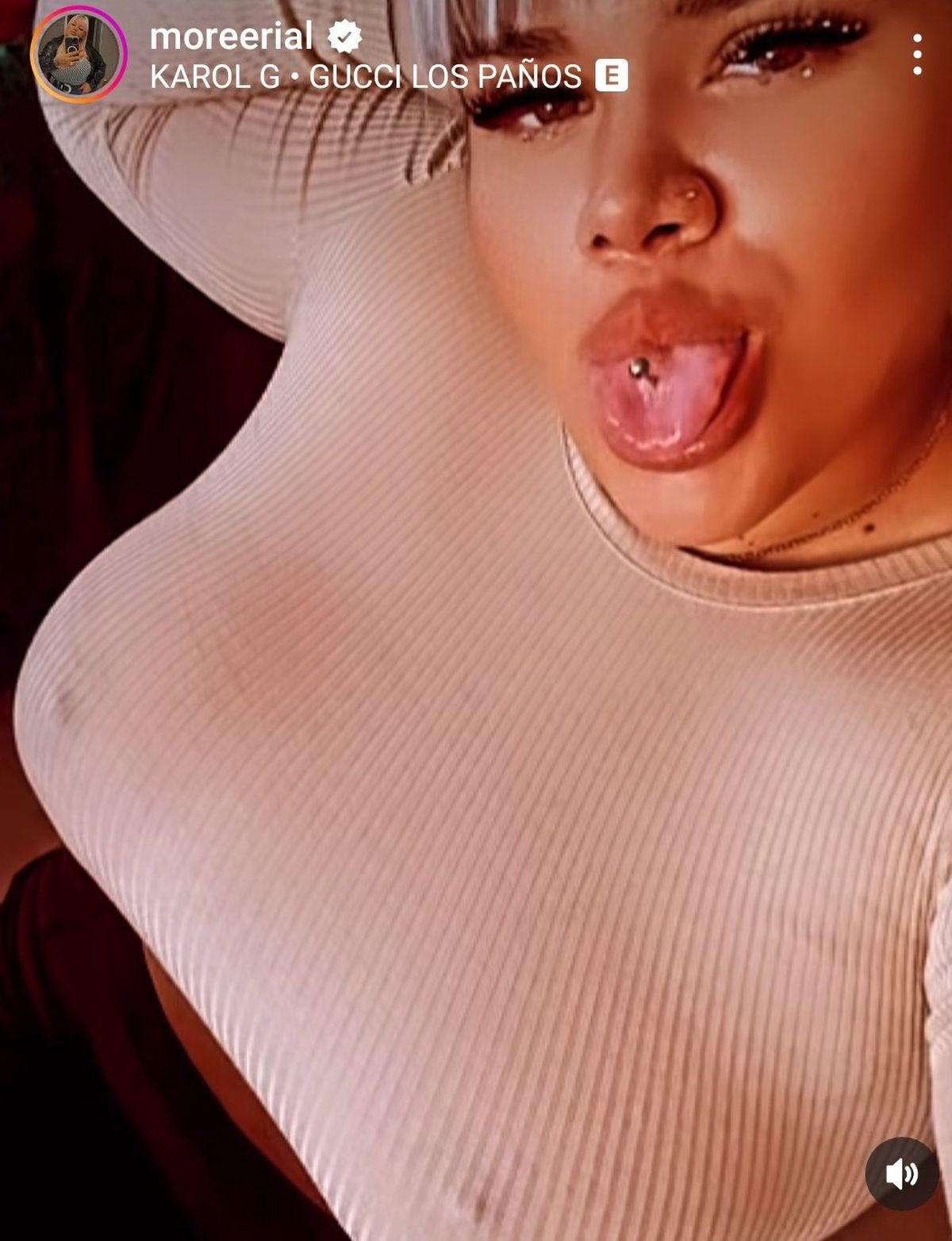 Morena Rial publicó una foto hot sin corpiño. Morena Rial publicó una foto hot sin corpiño.