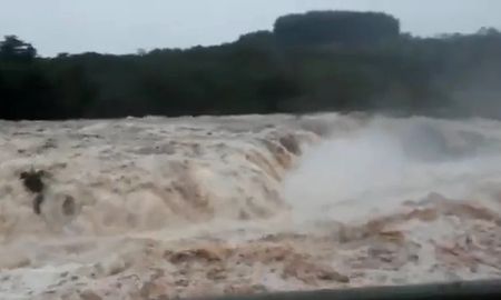 Cerraron el paseo de la Garganta del Diablo en las cataratas. Cerraron el paseo de la Garganta del Diablo en las cataratas.