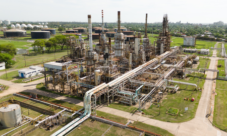 La Refinería San Lorenzo fue fundada en 1938 por YPF. La Refinería San Lorenzo fue fundada en 1938 por YPF.