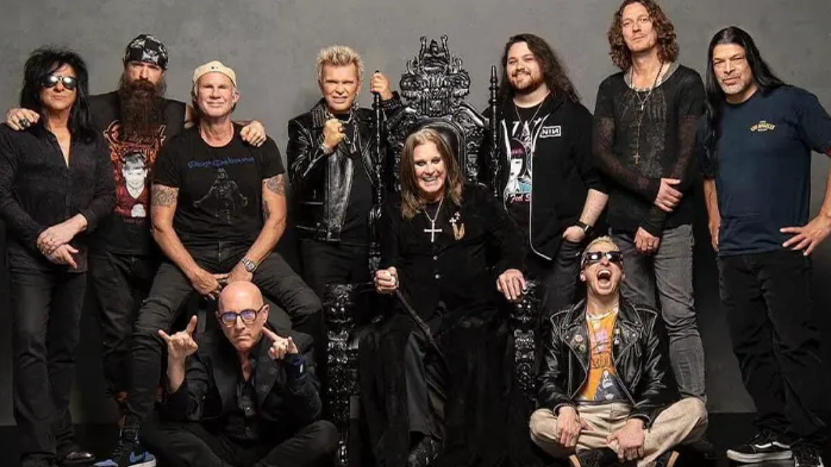 Ozzy apareció en escena sentado en un trono y emocionó al público con sus palabras. Ozzy apareció en escena sentado en un trono y emocionó al público con sus palabras.