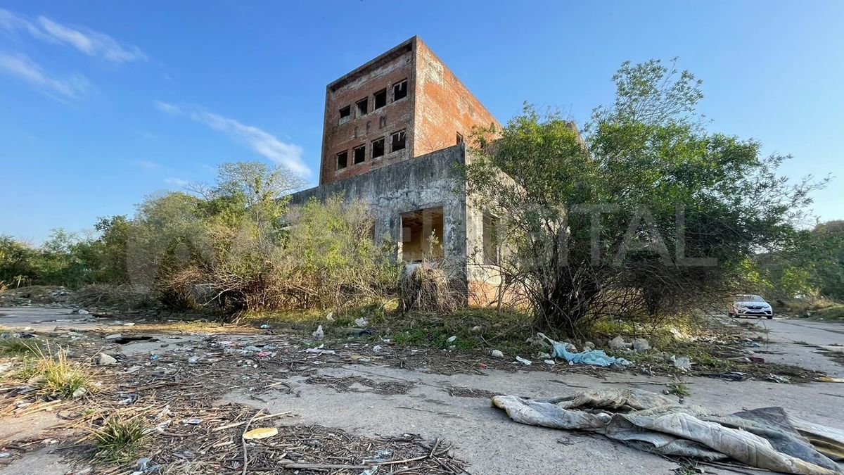 Un hombre se accidentó mientras jugaba al paintball en elpredio abandonado del ex Frigorífico Municipal deSanta Fe.