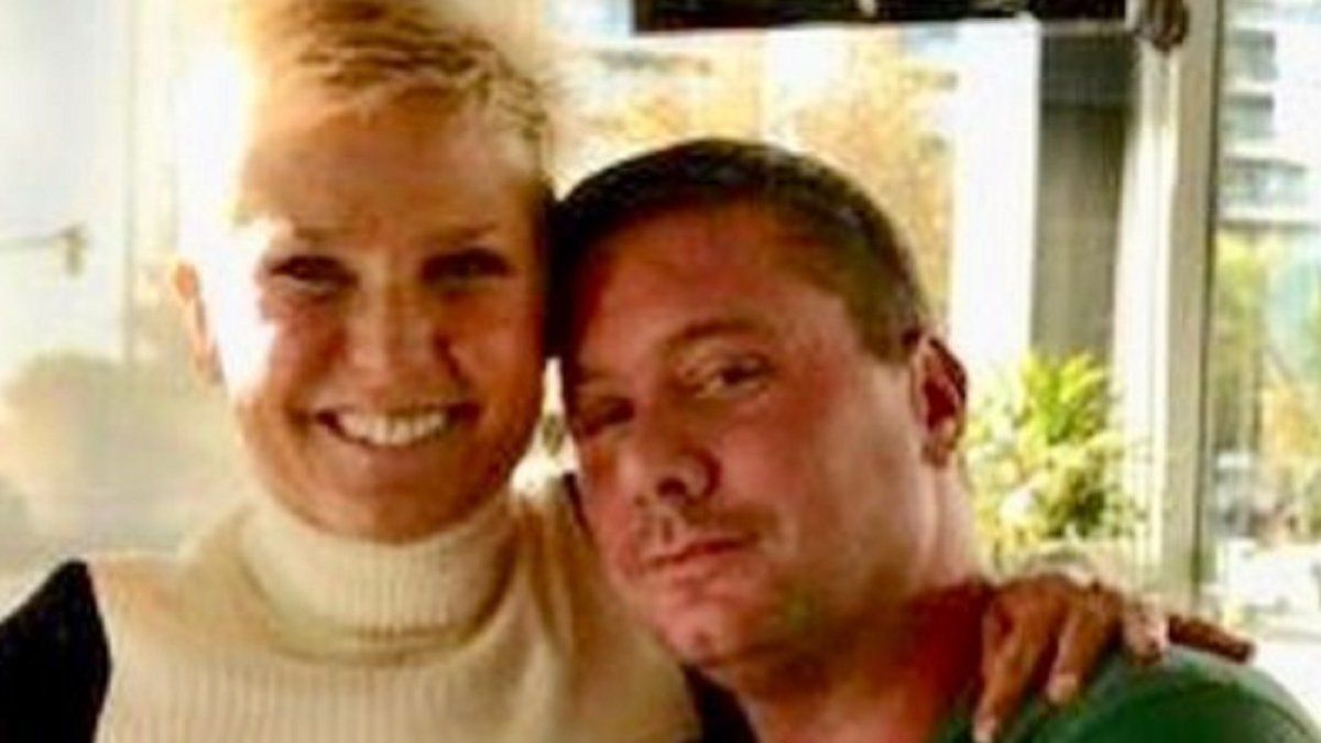 La dramática llegada de Xuxa a la Argentina: un fan fue a recibirla a Ezeiza, se descompensó y murió