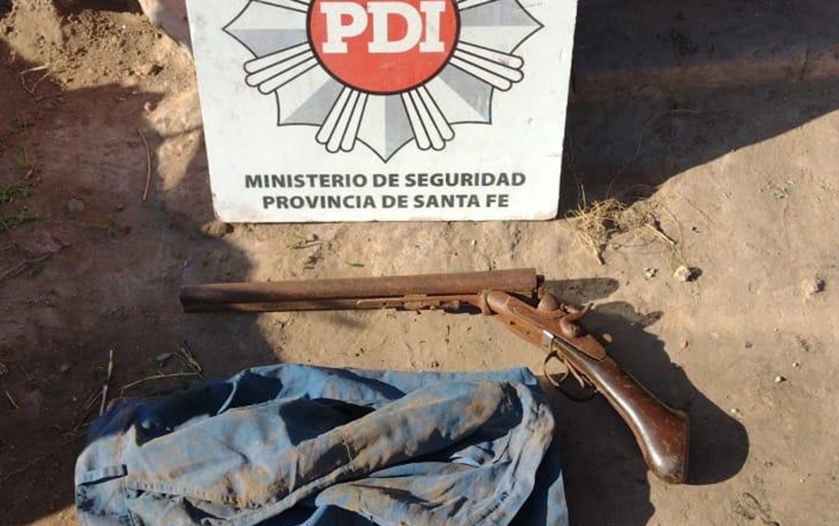 El arma que la policía secuestró y remitió al área de peritaje. El arma que la policía secuestró y remitió al área de peritaje.