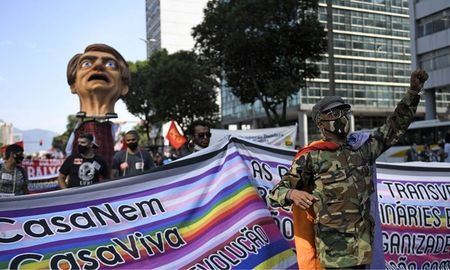 Fuera Bolsonaro, Bolsonaro genocida y Vacunas ya fueron algunos de las consignas. Fuera Bolsonaro, Bolsonaro genocida y Vacunas ya fueron algunos de las consignas.