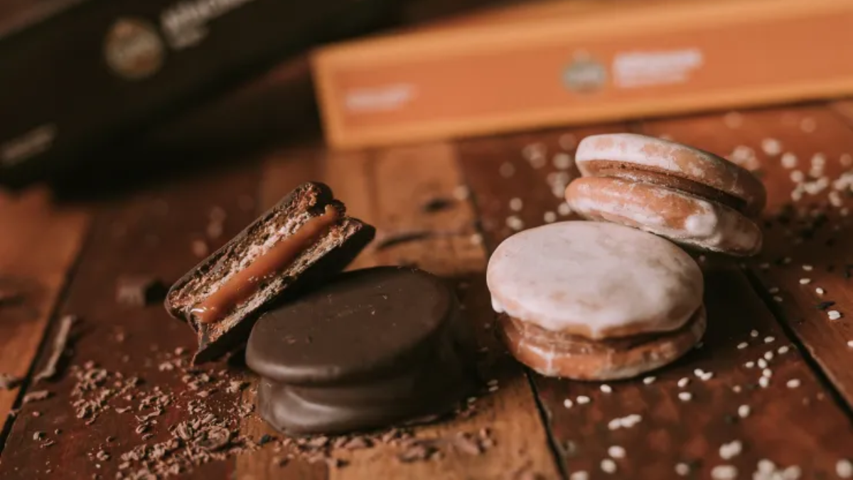 El Papa Francisco tenía debilidad por los alfajores de hojaldre de El Nazareno. Conocé la receta. El Papa Francisco tenía debilidad por los alfajores de hojaldre de El Nazareno. Conocé la receta.