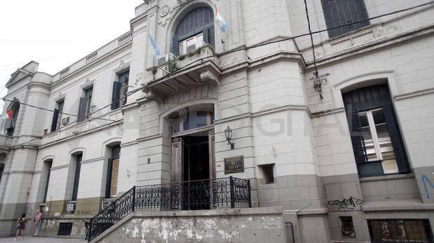 La PDI realizó un procedimiento este martes por la tarde en la sede del Ministerio de Salud de la provincia de Santa Fe tras una denuncia por abuso sexual.
