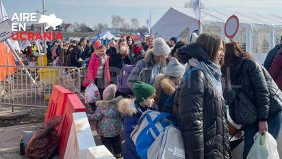 AIRE en Ucrania: la frontera que cruzan los que huyen de la guerra y los que quieren volver a pelear